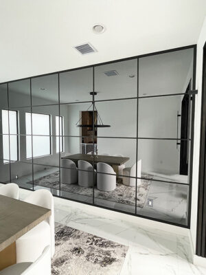 Gray-mirror-wall-with-grids